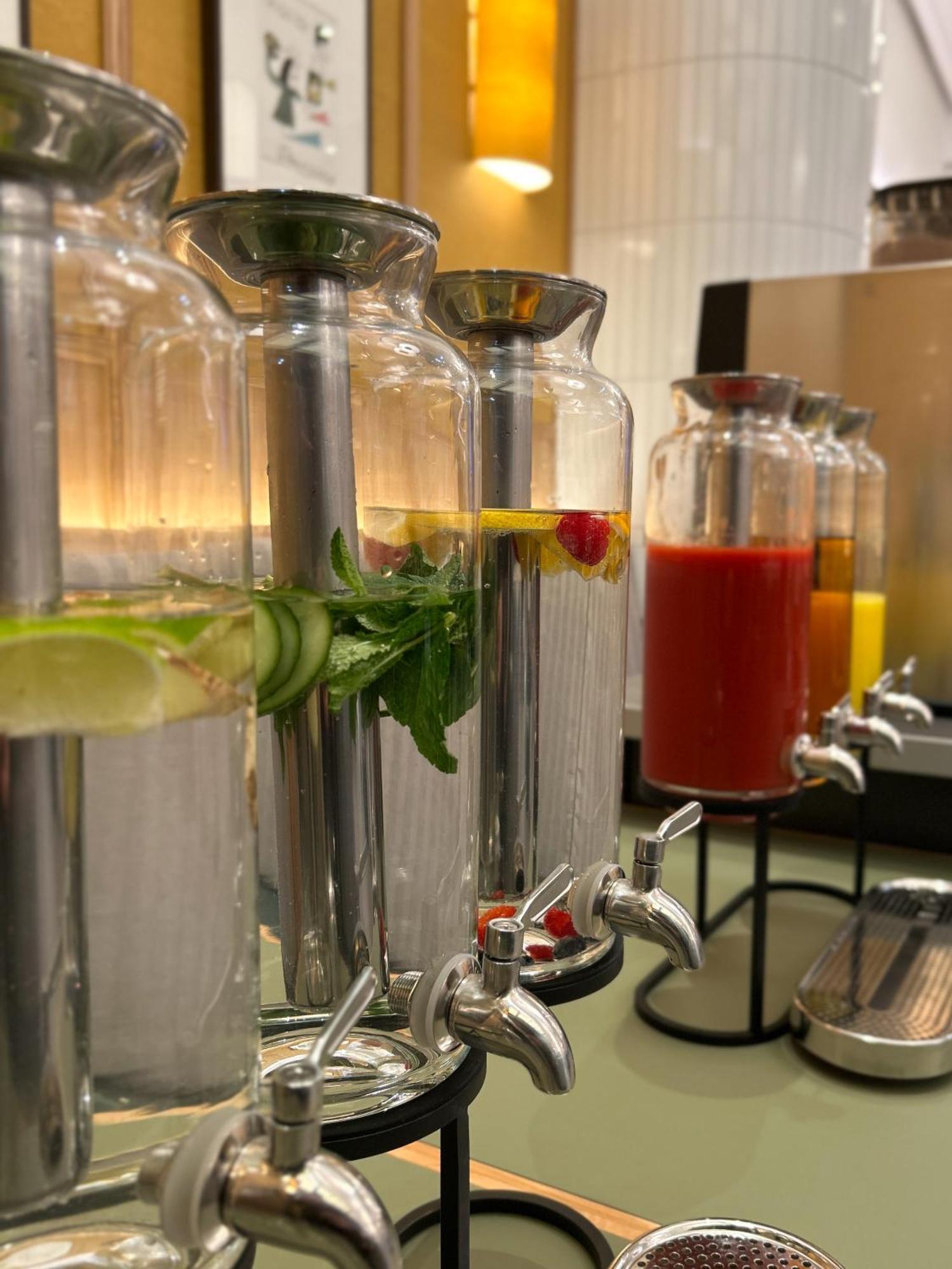 Отель Kimpton Main Frankfurt By Ihg Франкфурт-на-Майне Экстерьер фото